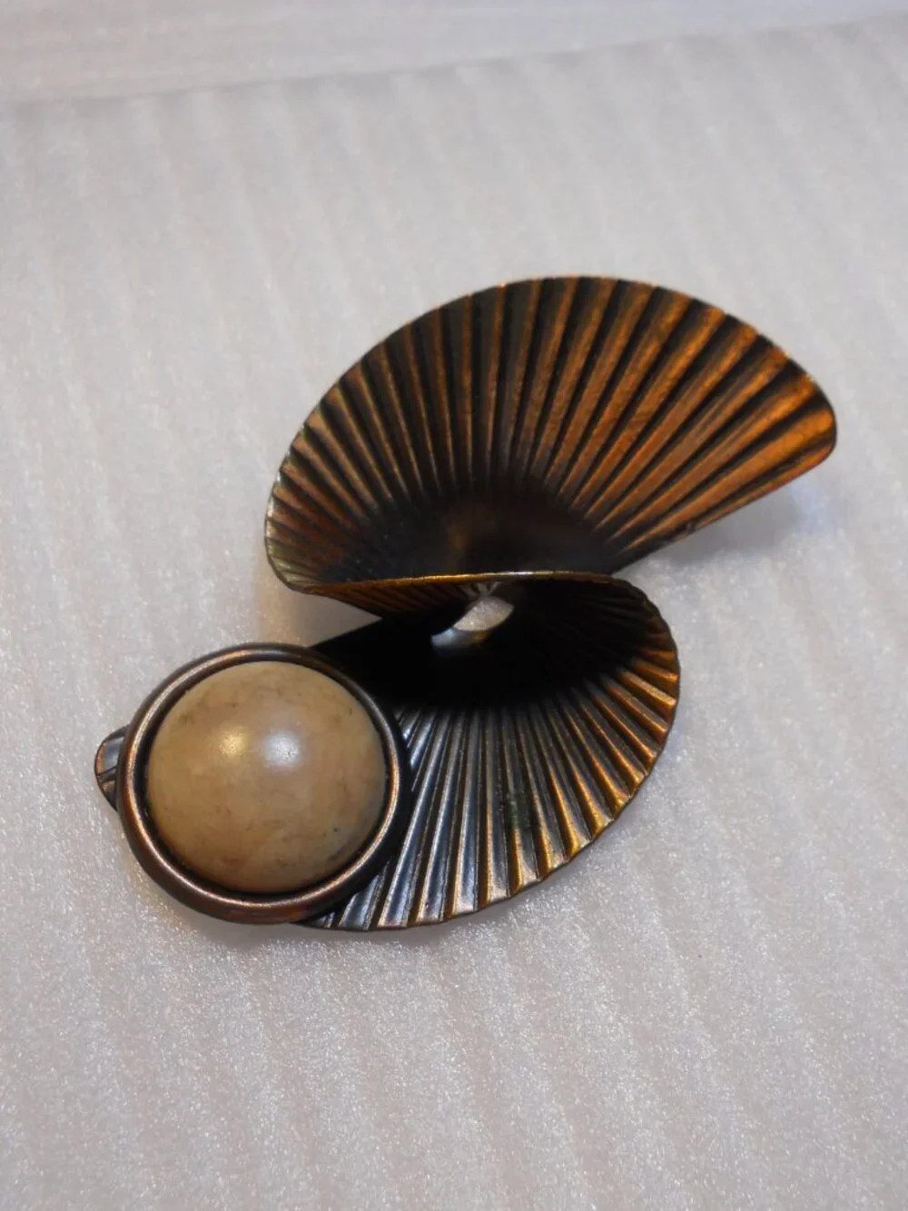 Twisted Shell Pin 1125